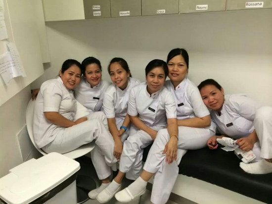 Rất nhiều công việc ngành làm đẹp tại uae như: thợ nail, nối mi, spa...