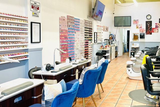Tuyển thợ đi làm Nail ở Pháp Lương 52-62 triệu | Cơ hội việc làm ở Pháp 5 Bên trong một tiệm nail ở Pháp - Đi làm Nail bên Pháp