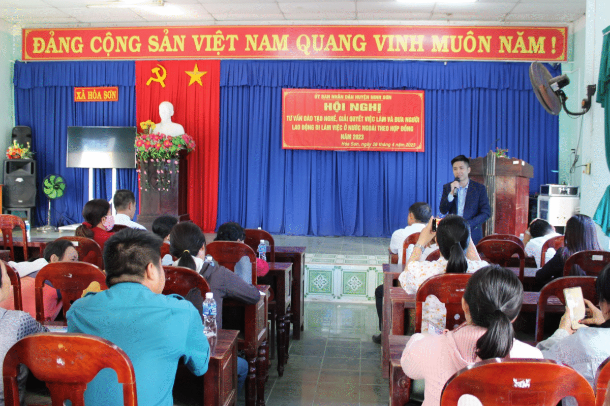 Khánh Hòa tìm cơ hội thoát nghèo bền vững từ xuất khẩu lao động: Bối cảnh, chính sách và lộ trình an toàn cho người dân 1 Xuất khẩu lao động Khánh Hòa đang được chính quyền quan tâm thúc đẩy nhằm giúp người dân thoát nghèo