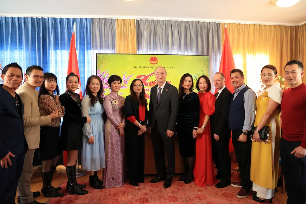 Xuất khẩu lao động Thụy Sĩ từ A-Z: công việc, lương, điều kiện, chi phí và cách chọn công ty XKLĐ Thụy Sĩ uy tín 7 đại diện cộng đồng người việt ở thụy sĩ (1)